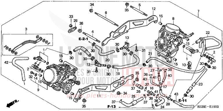 VERGASER (KOMPL.) (VT125C4/6) von Shadow VT125C SPANGLE SILVER METALLIC (NHA49) von 2006